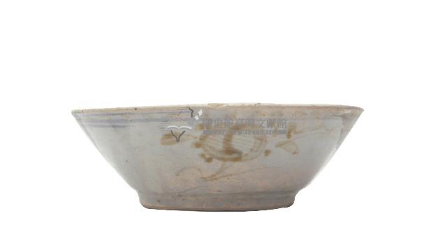 青花褐彩折枝花卉紋碗藏品圖，第2張