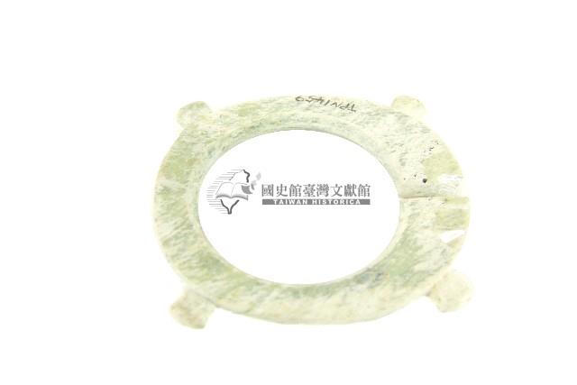 帶四突起玦形耳飾藏品圖，第2張