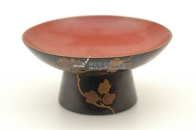 木胎圓形黑漆地腰高盃藏品圖，第2張
