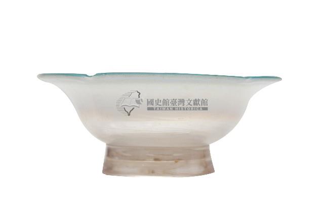 青綠色花口玻璃盆藏品圖，第2張