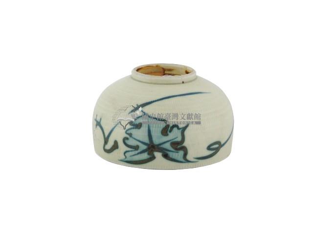 白地綠釉荷葉紋瓷杯藏品圖，第2張