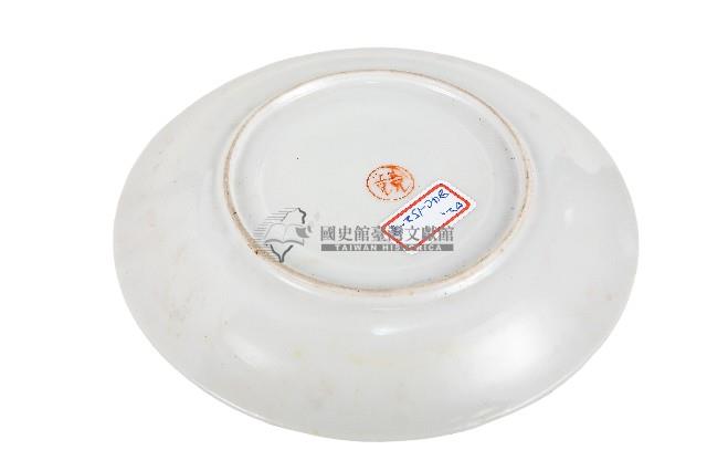 黃邊印花彩繪雙花卉紋白地瓷盤藏品圖，第2張