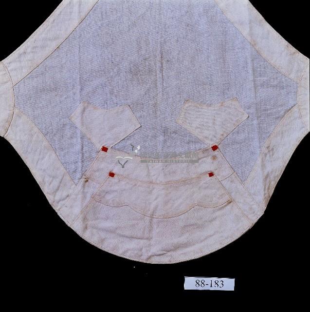 客家兒童雙層白棉口袋扇形菱式肚兜藏品圖，第2張