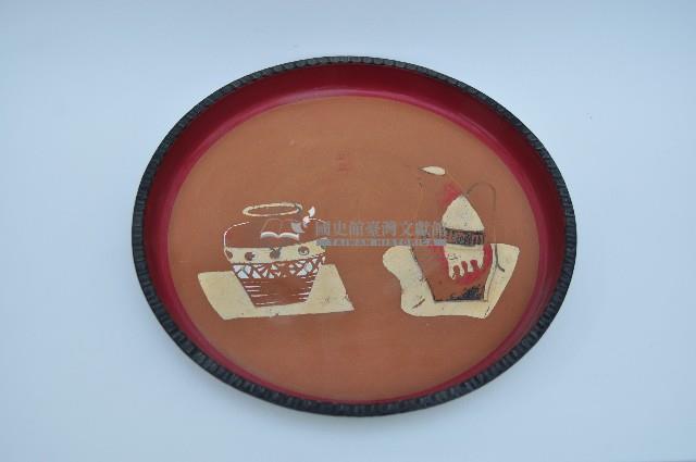 漆繪罐紋塑膠圓形茶盤藏品圖，第2張