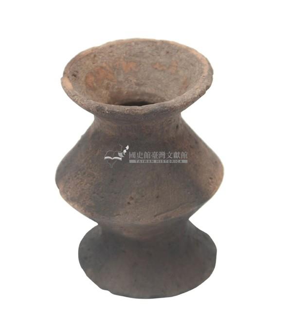 排灣族木製祭壺藏品圖，第2張