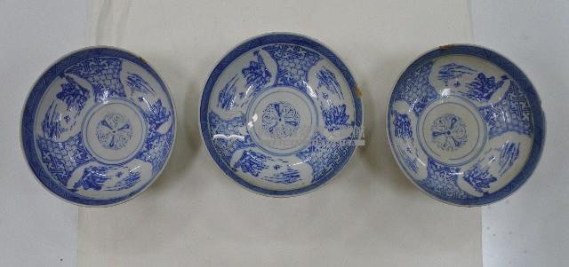 青花印花錦地開光山水花卉紋碗（3）藏品圖，第2張