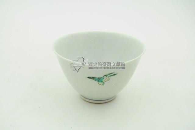 九谷款五彩牡丹花鳥石紋盞杯藏品圖，第2張