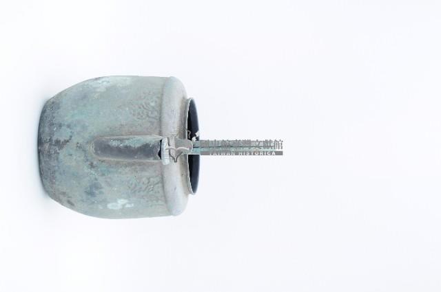 銅錫合金製帶蓋提樑茶壺（缺蓋）藏品圖，第2張