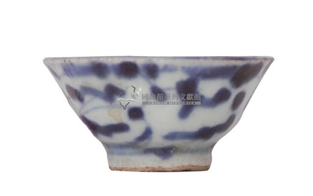 青花寫意纏枝花卉紋茶杯藏品圖，第2張