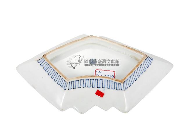 青花山水樓閣襷紋雙結型皿藏品圖，第2張