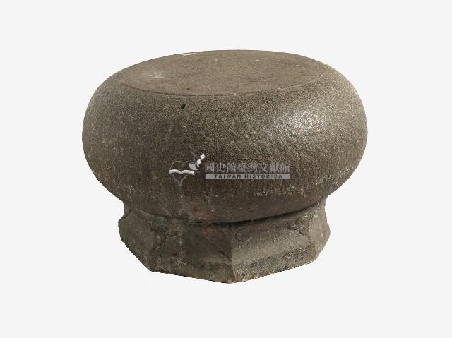 底座八角石珠一對藏品圖，第1張