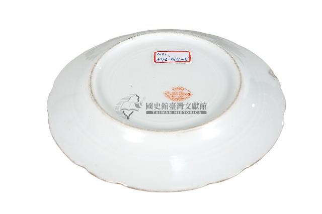 金邊花口粉彩府徽章款瓷盤藏品圖，第2張