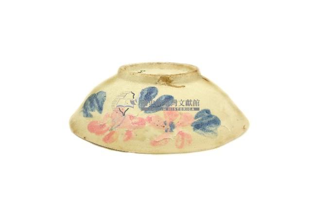 釉上彩折枝花卉紋碗藏品圖，第2張