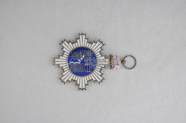 一等白鷹勳章藏品圖，第2張