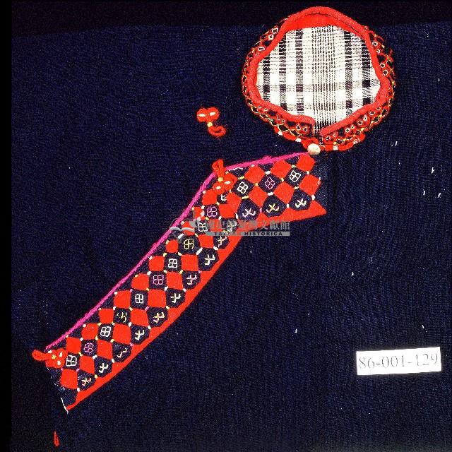 排灣族織紋深色長衣藏品圖，第2張