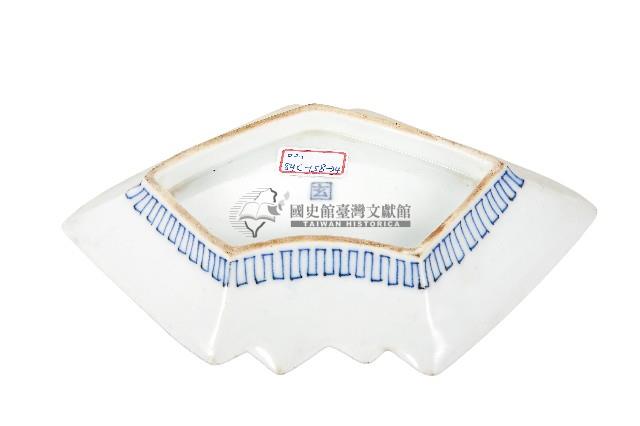 青花山水樓閣襷紋雙結型皿藏品圖，第2張