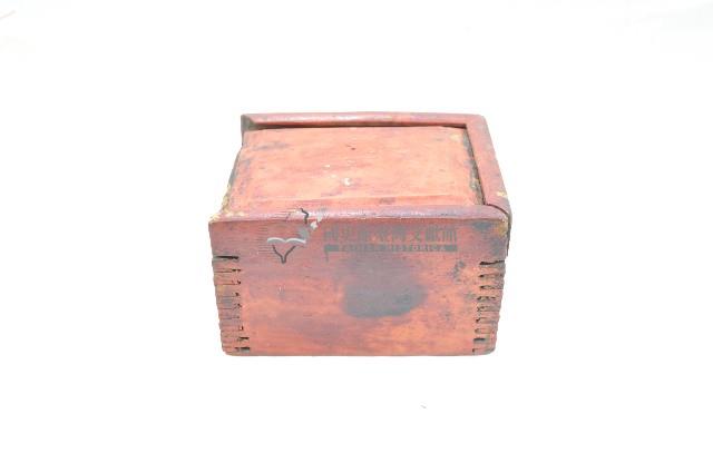 紅色深腹屜蓋盒藏品圖，第2張