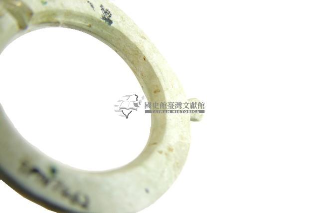 帶四突起玦形耳飾藏品圖，第2張