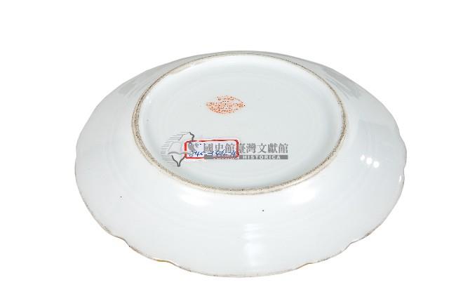 金邊花口粉彩府徽章款瓷盤藏品圖，第2張