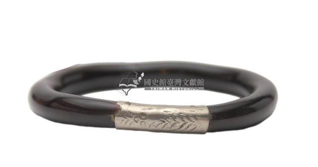 烏籐製鑲嵌金屬手環一對藏品圖，第2張