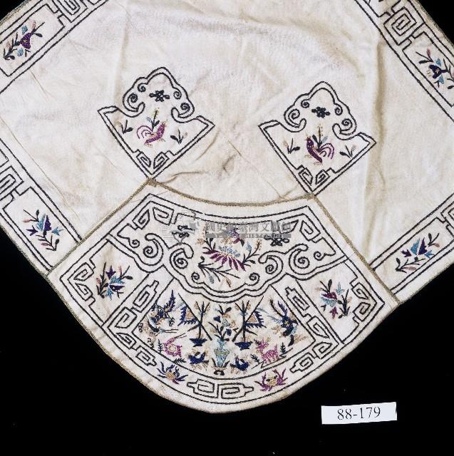 壽祿平安刺繡口袋扇形肚兜藏品圖，第2張