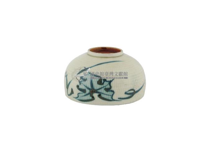 白地綠釉荷葉紋瓷杯藏品圖，第2張