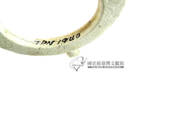 帶四突起玦形耳飾藏品圖，第2張