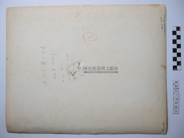 走廊上的女士藏品圖，第2張