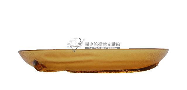 黃白色浮雕鯉魚玻璃盤藏品圖，第2張