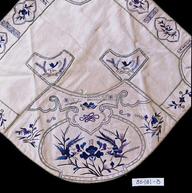 白色吉祥刺繡肚兜藏品圖，第2張