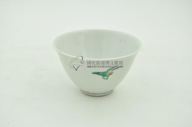 九谷款五彩牡丹花鳥石紋盞杯藏品圖，第2張