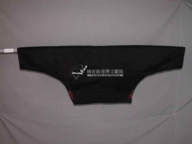 排灣族織紋黑色長袖上衣藏品圖，第2張