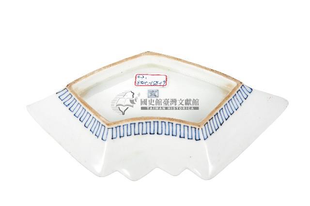 青花山水樓閣襷紋雙結型皿藏品圖，第2張