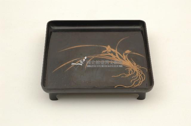 木胎正方丸角黑漆地蒔繪膳盤藏品圖，第3張