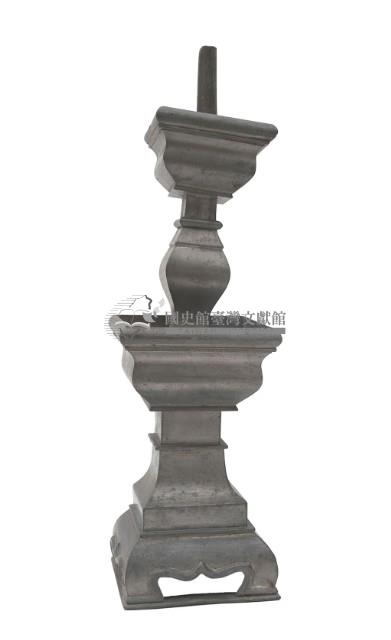 錫製敬神用方形燭臺藏品圖，第3張