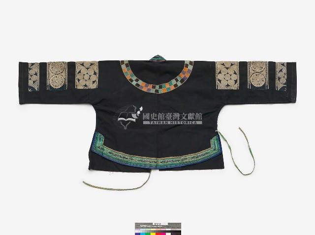 中國貴州布依族女性服飾一套藏品圖，第3張