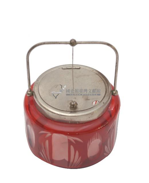 金屬提梁帶蓋紅色花飾透明玻璃矮罐藏品圖，第3張