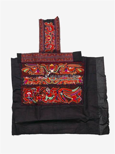 中國施洞苗族黑底紅刺繡繡片藏品圖，第1張