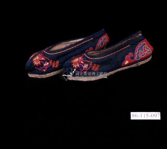 臺灣北部客家族群女性翹鞋藏品圖，第1張