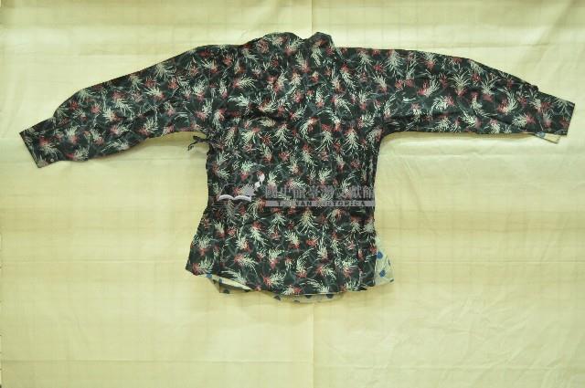 黑底花紋河南戲服藏品圖，第1張