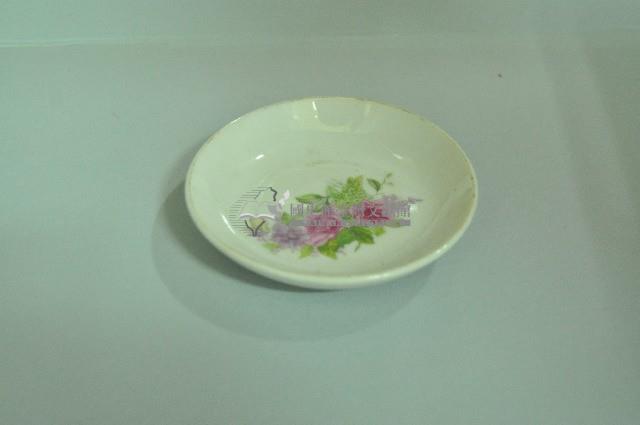 白地印花彩繪折枝玫瑰紋瓷碟藏品圖，第1張