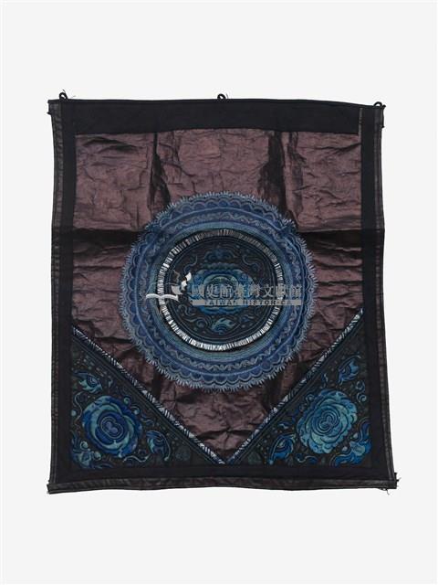 中國黎平苗族黑底刺繡背扇藏品圖，第1張