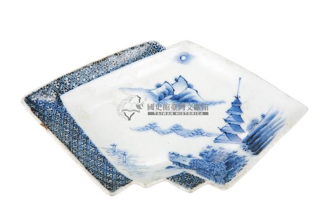 青花山水樓閣襷紋雙結型皿藏品圖，第1張