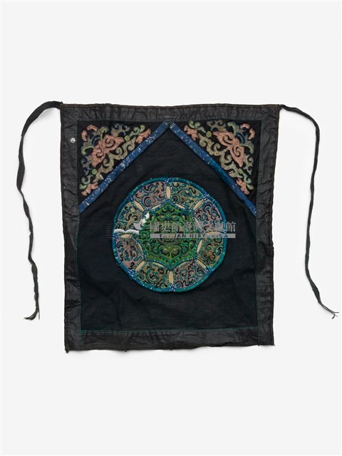 中國黎平苗族黑底刺繡背扇藏品圖，第1張