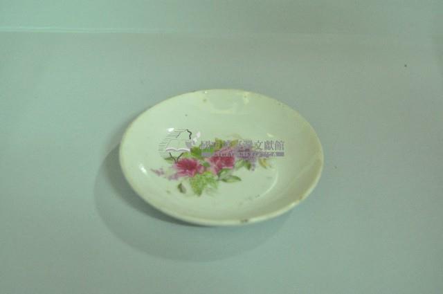 白地印花彩繪折枝玫瑰紋瓷碟藏品圖，第1張