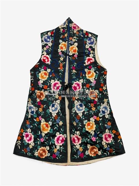 黑底繡花無袖戲服藏品圖，第1張