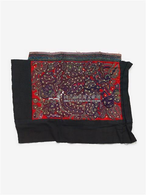 中國臺江苗族紅底綠及紫刺繡繡片藏品圖，第1張