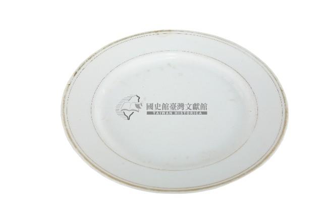 金口金線圈紋白地瓷盤藏品圖，第1張