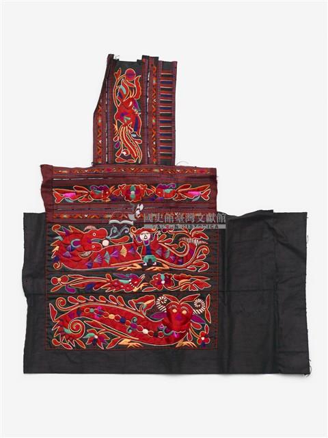 中國施洞苗族黑底紅刺繡繡片藏品圖，第1張