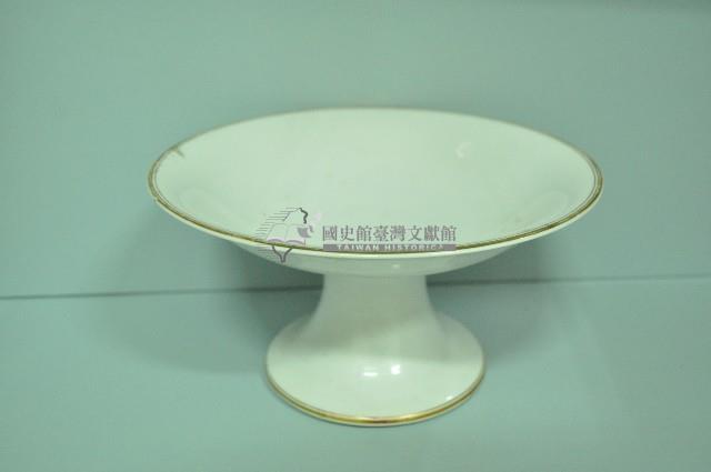 金邊白地府徽章款高腳盤藏品圖，第1張